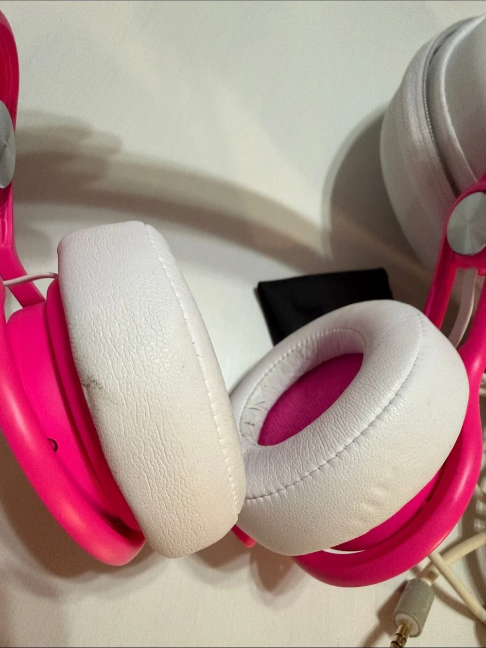 Beats by Dr. Dre MIXR Neon Pink Over the Head DJ Headphones DISCONTINUED Rare